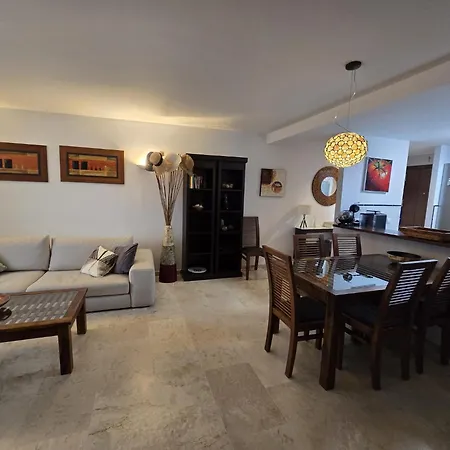 Sunny First Floor Recoleta Punta Prima טורבייחה